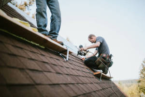 Find Local Roofers & Roofing Contractors in New Century, KS